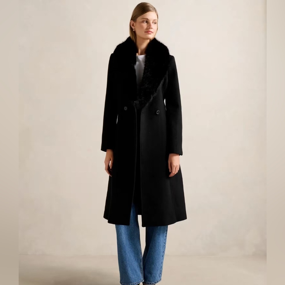NWT Womens  Dress coat with fur